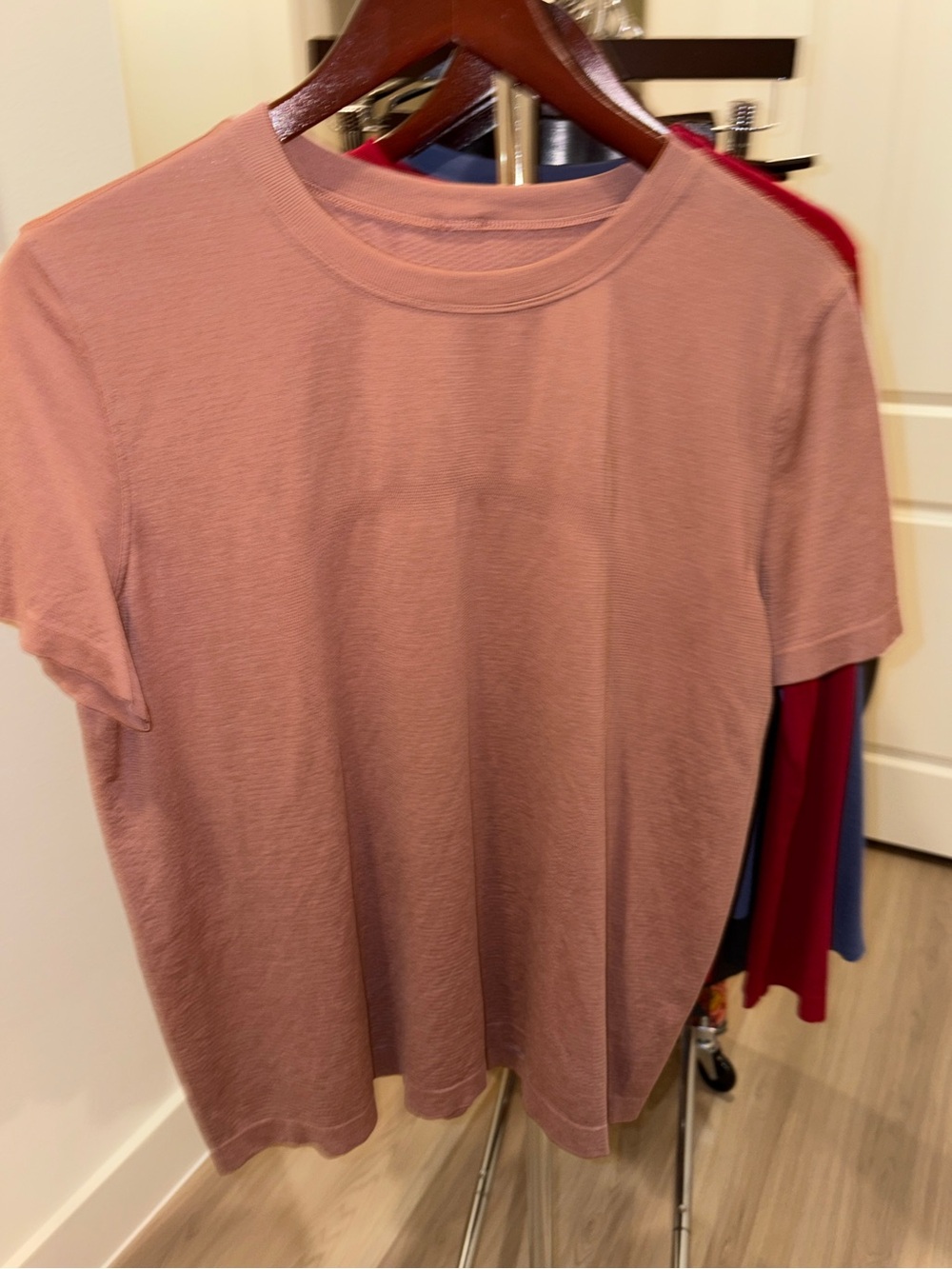 Lululemon Swiftly Relaxed Hip Length Short Sleeve Size 6